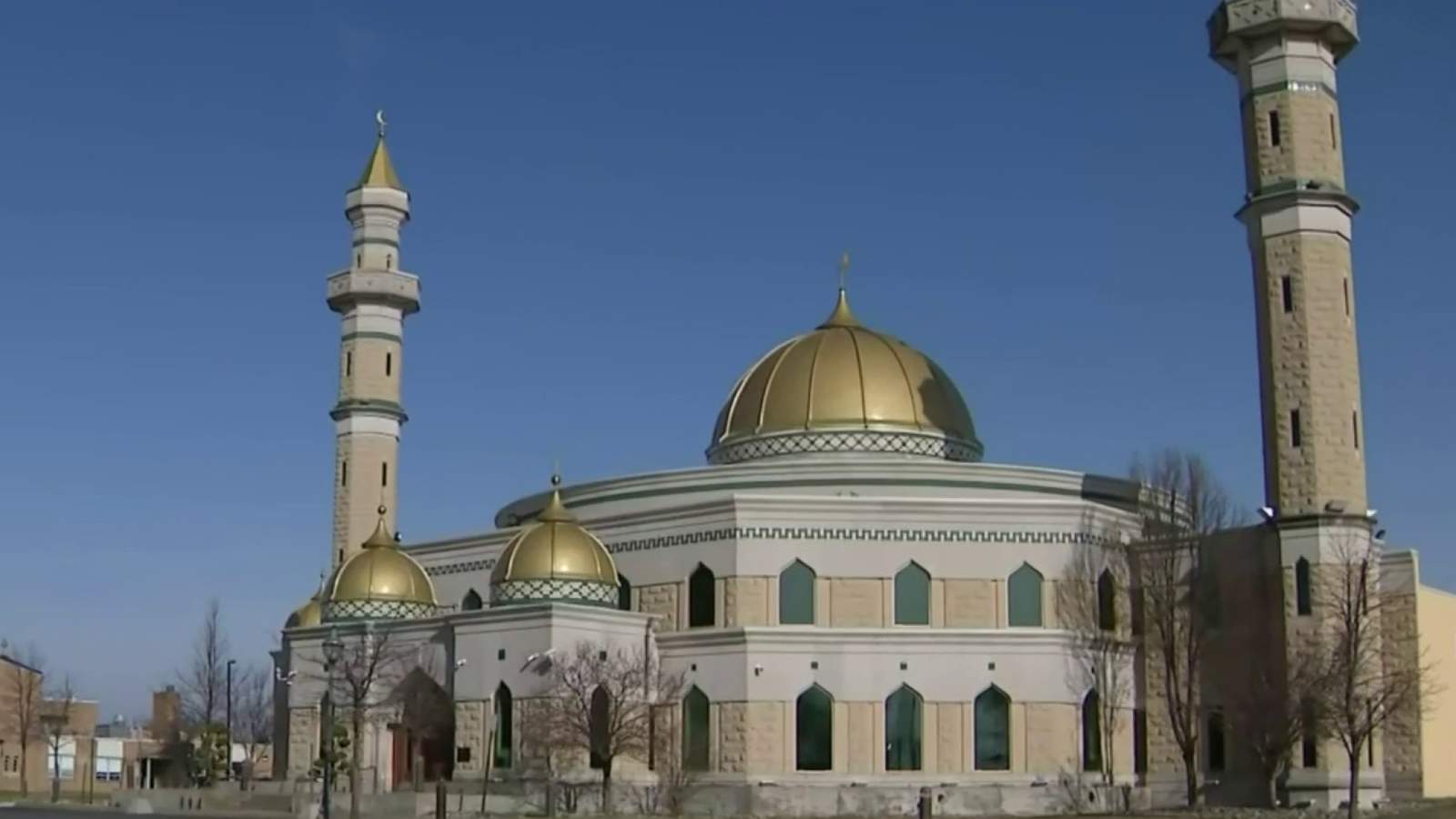 Metro Detroit Muslim community leaders say COVID vaccine is OK to get during Ramadan