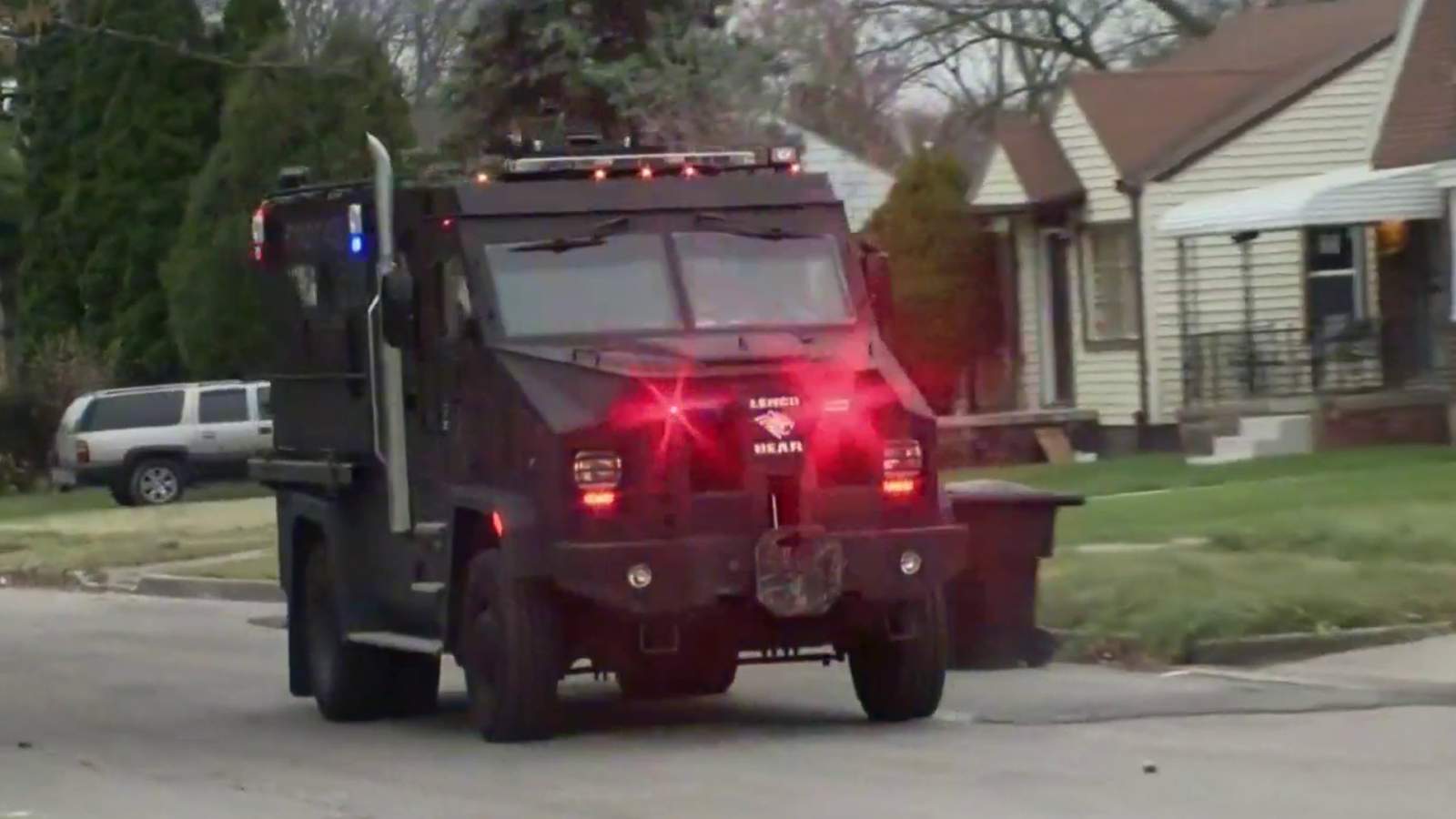 Detroit police investigate possible connection between barricaded situation, injured man dropped off at hospital
