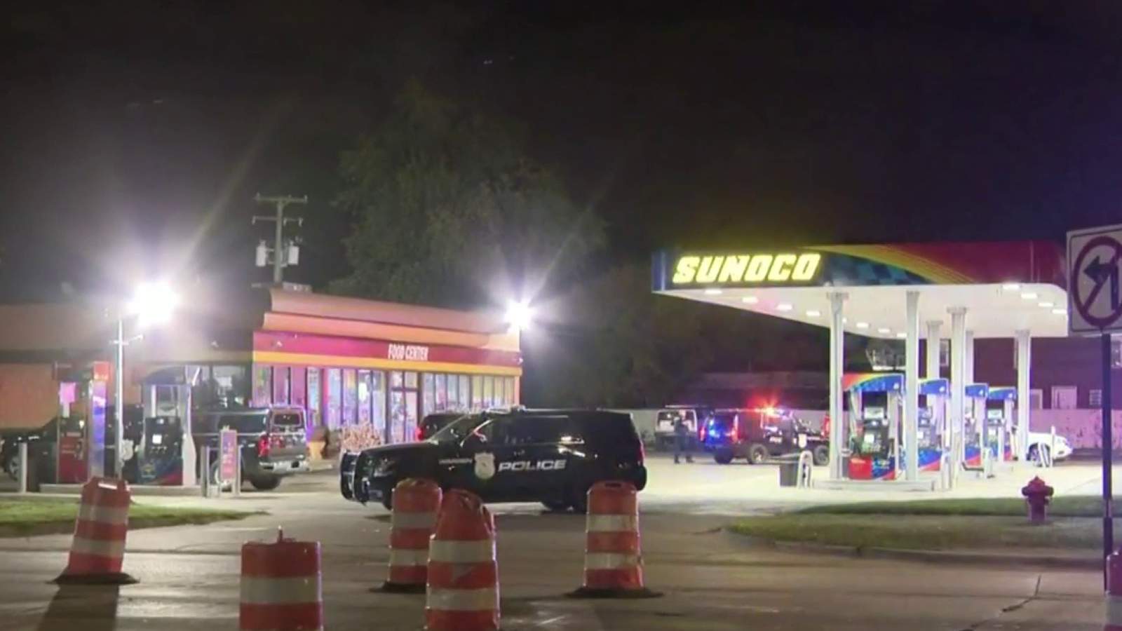 2 killed in shooting at Warren gas station