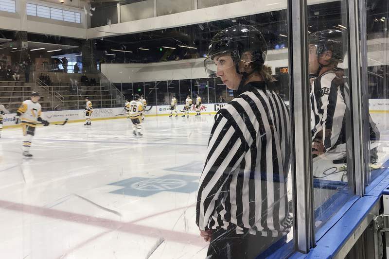 American Hockey League to have 10 female officials this year