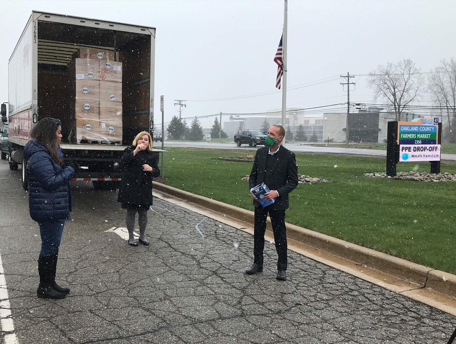 DTE delivers another 80,000 N95 masks to Oakland County for medical professionals, first responders