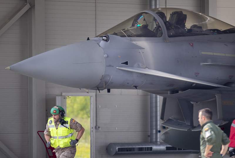 Fighter jets scramble, interrupt leaders in Lithuania