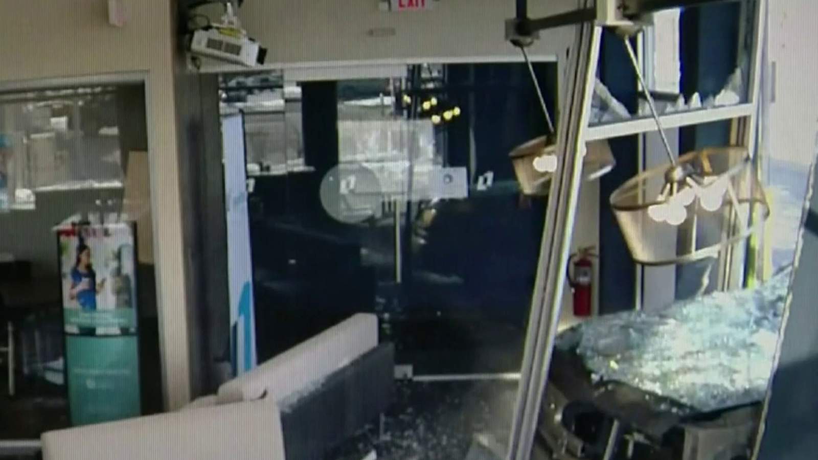 Video shows man crashing vehicle into Bloomfield Township bank