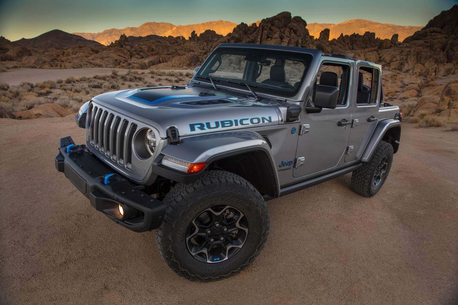 Jeep reveals hybrid Wrangler, 1st US battery-powered vehicle