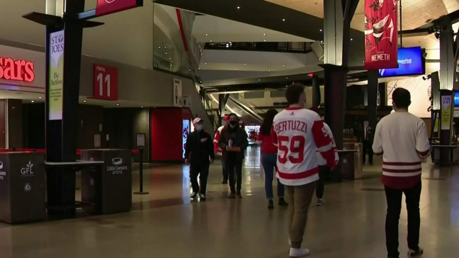 Detroit Red Wings fans return to Little Caesars Arena at 750 capacity