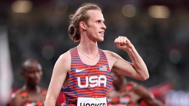 U.S. runner Hocker qualifies for men’s 1500m finals, Centrowitz does not