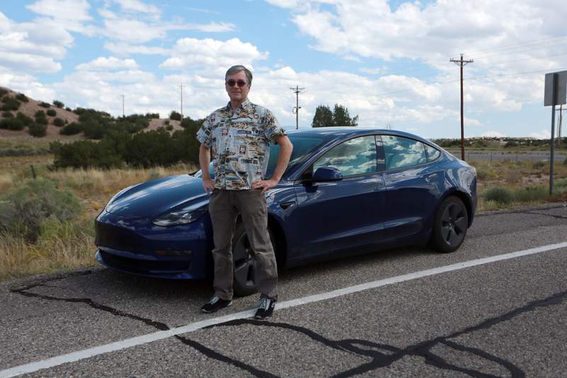 Tesla builds 1st store on tribal land, dodges state car laws