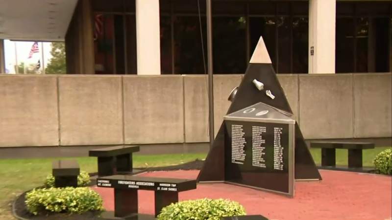 Memorial held in Mount Clemens pays tribute to fallen soldiers, first responders