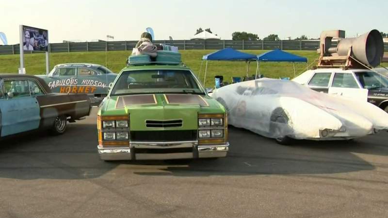 Metro Detroiters gear up for Woodward Dream Cruise’s return this weekend