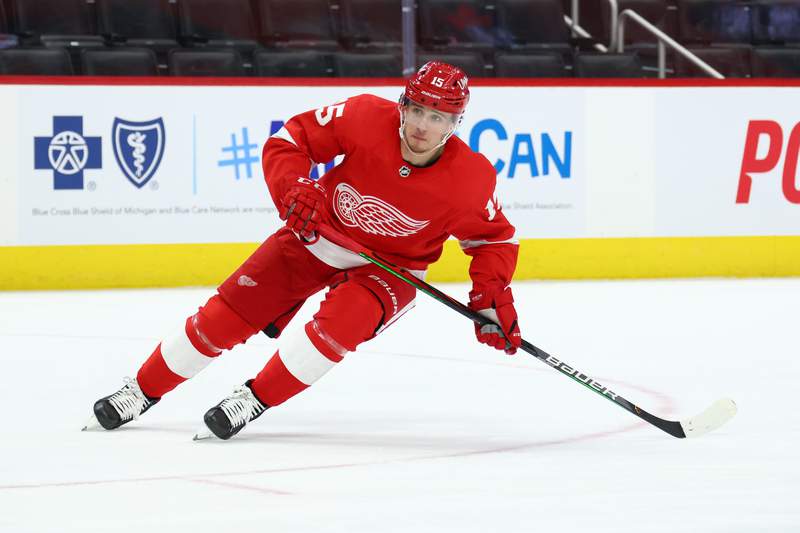 Jakub Vrana signs three-year contract with Red Wings