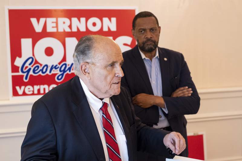 Giuliani backs Republican challenger to Georgia governor