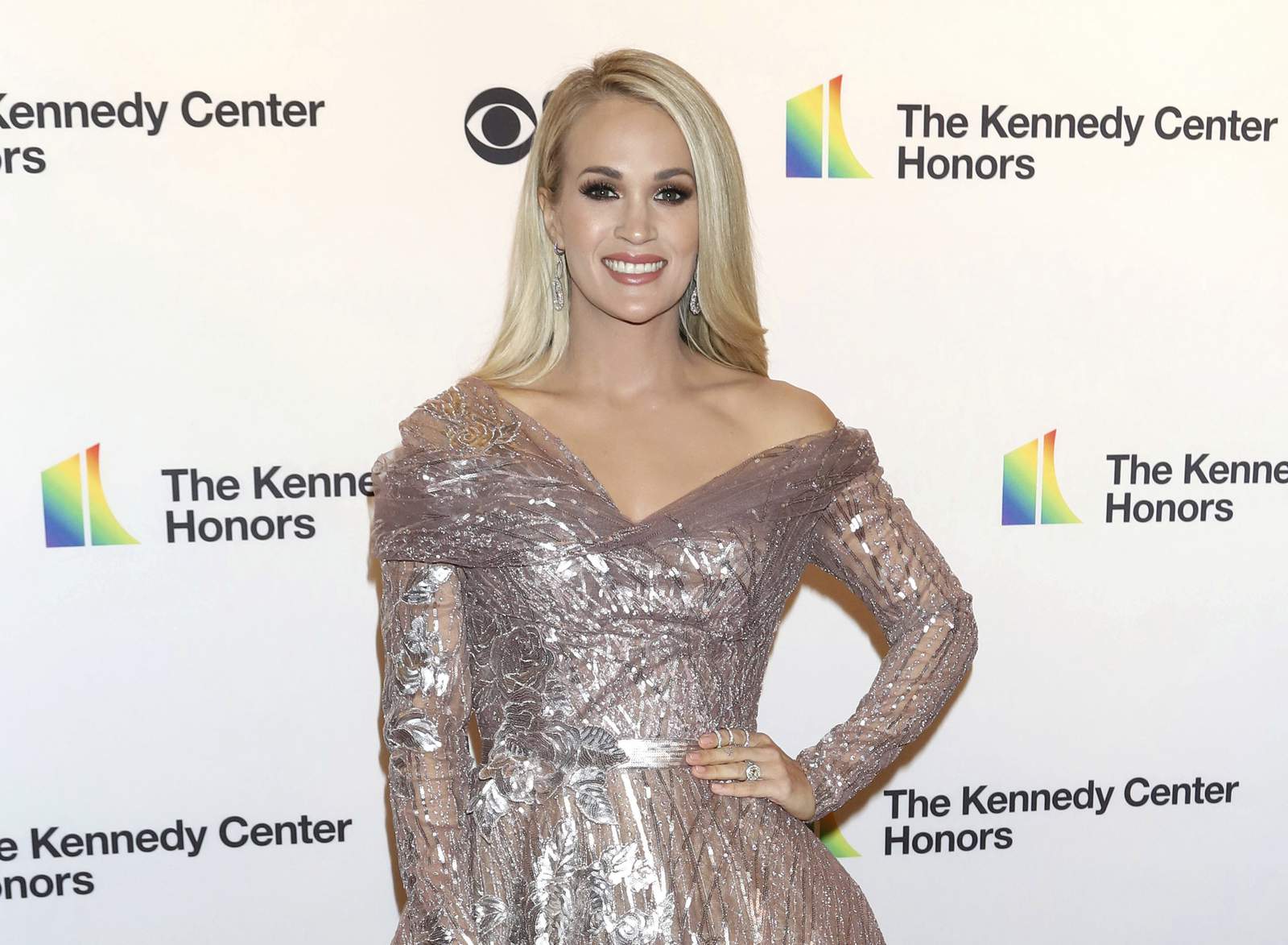 Carrie Underwood's faith shines through on church hymns