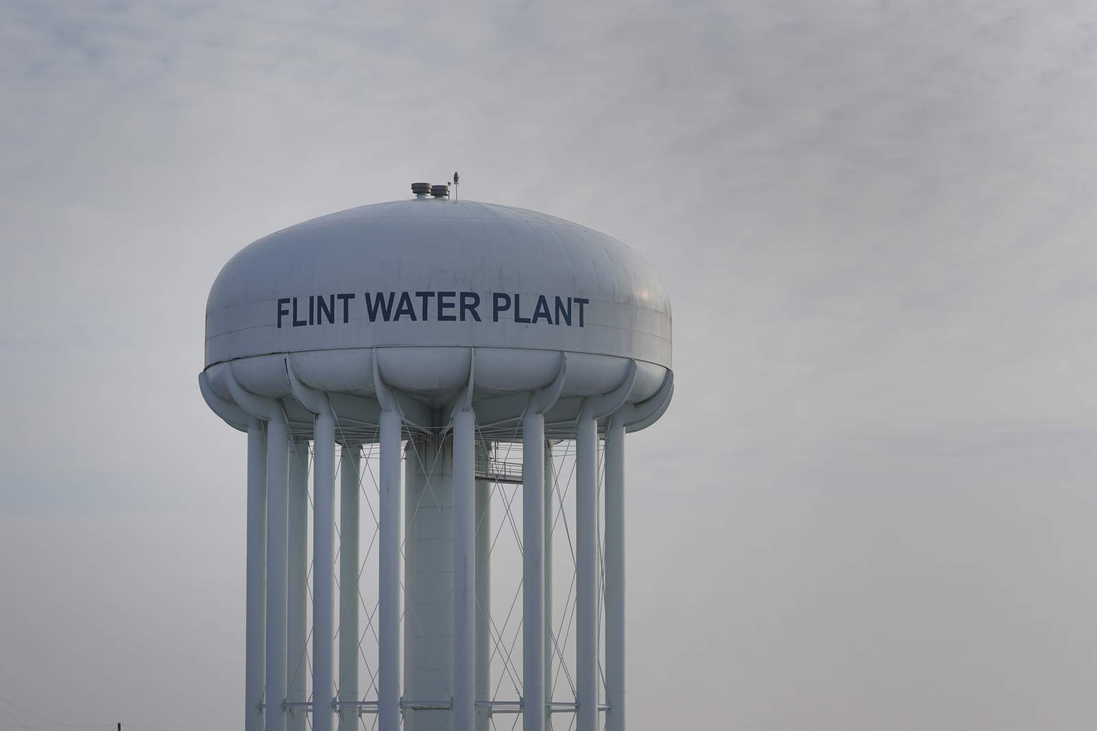 Judge gives preliminary OK to $641M Flint water deal