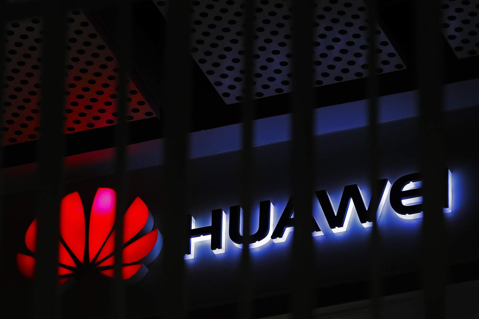 China: US oppressing Chinese companies in new Huawei move