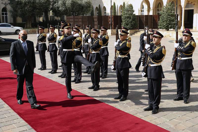 Jordan PM says to hasten gas delivery to crisis-hit Lebanon