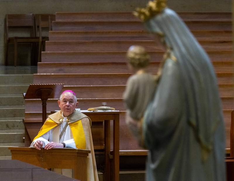 US Catholic bishops meet amid divisions on Communion policy