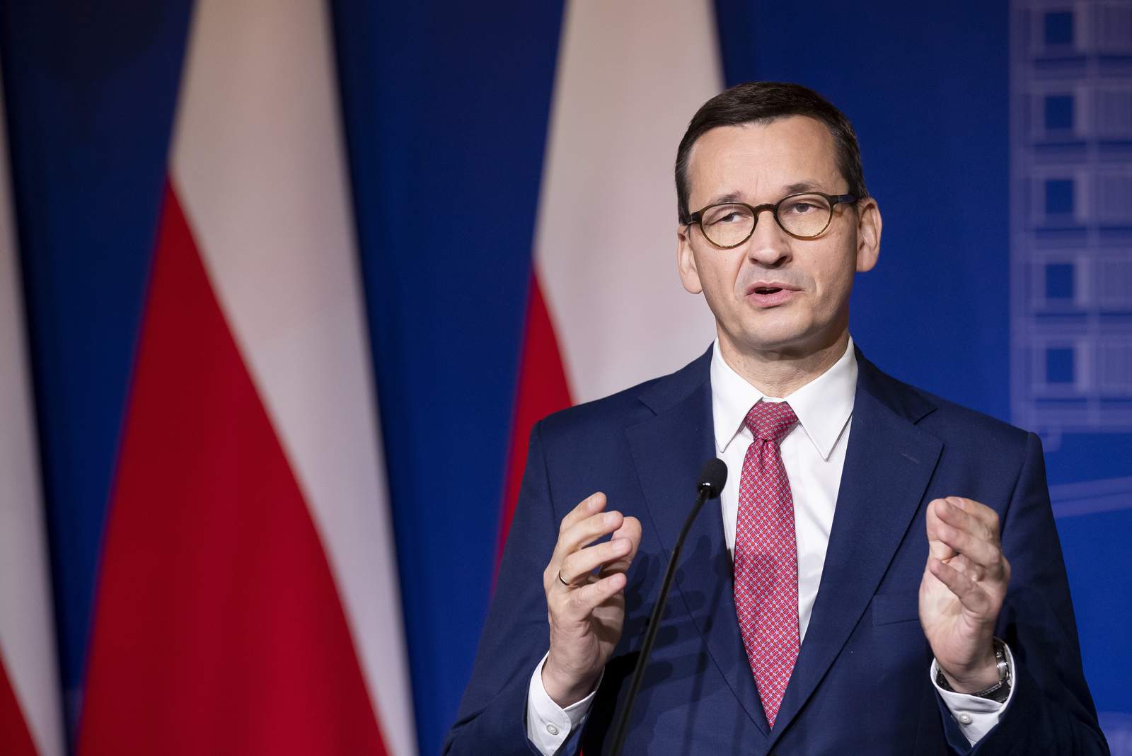 PM: Polish economy may shrink less than 3.5% this year