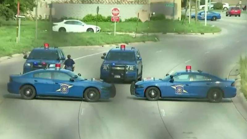 Michigan State Police investigate shooting on Davison Freeway in Detroit