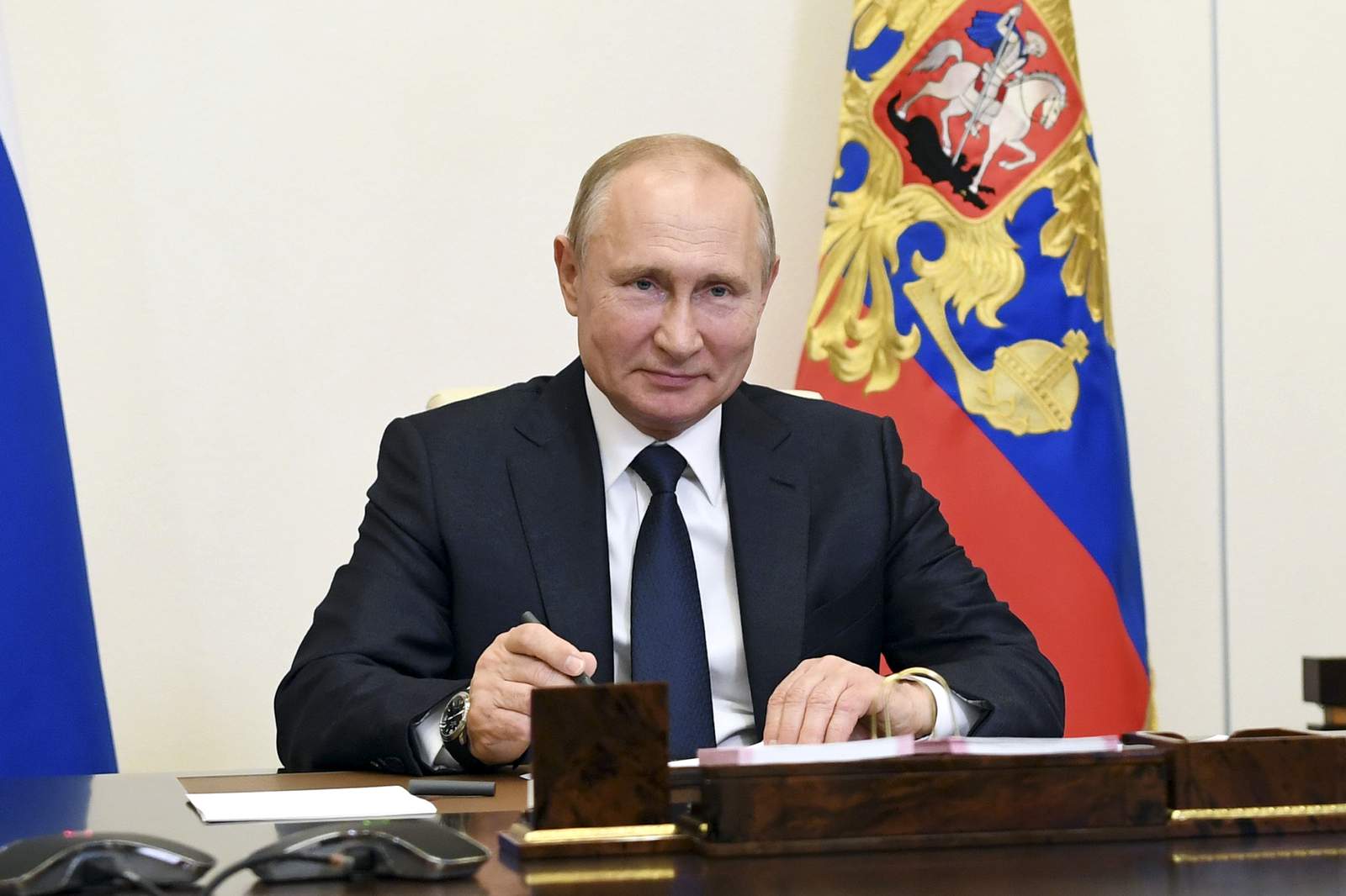 Kremlin: Trump tells Putin about idea for summit with Russia
