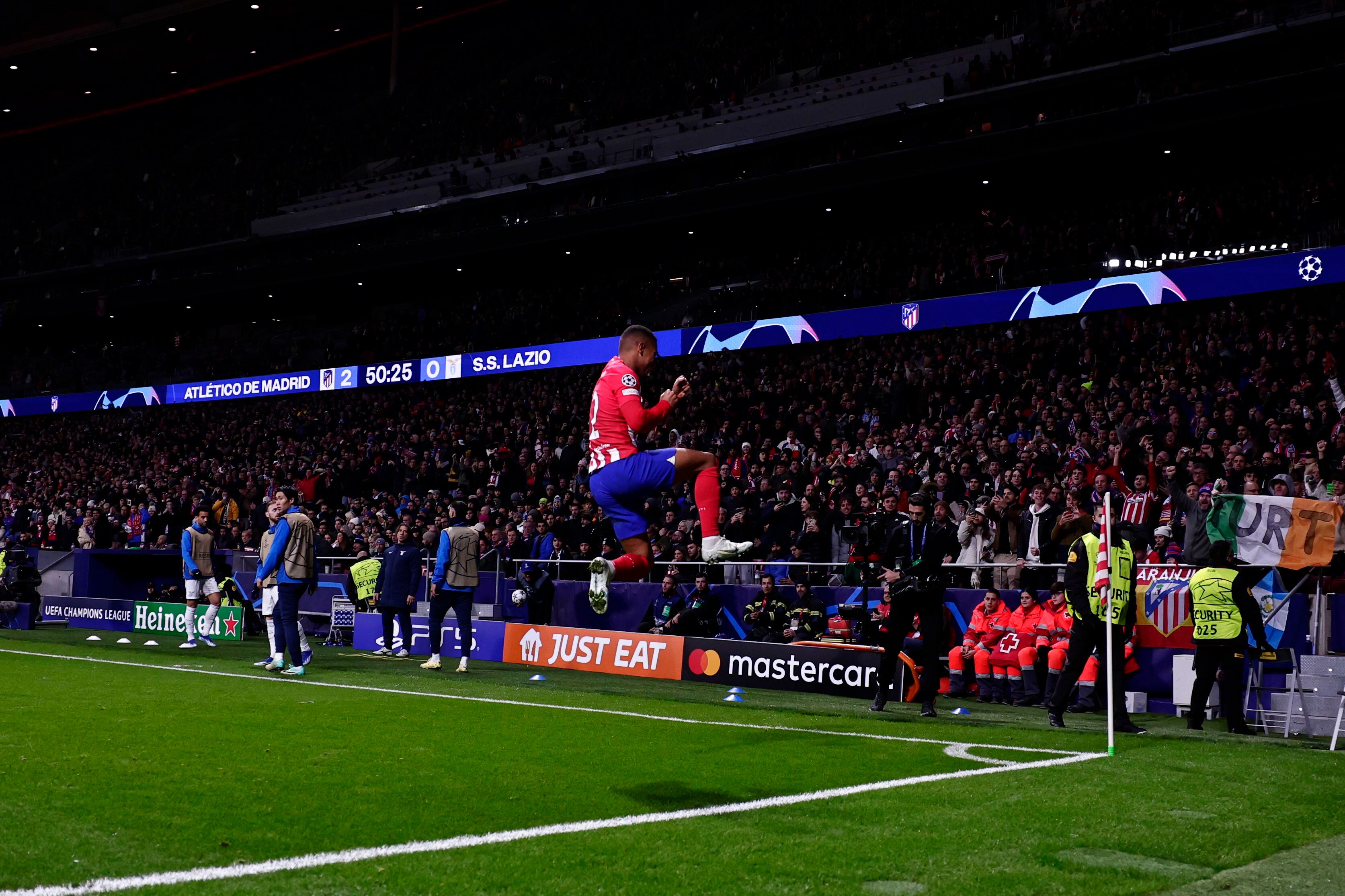 Paris Saint-Germain advances in tense finish to Champions League group.  Porto also into round of 16