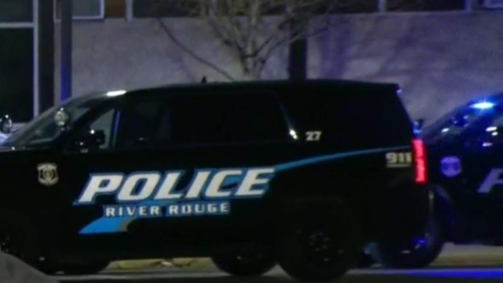 2 shot in Ecorse, die in vehicle outside River Rouge police department