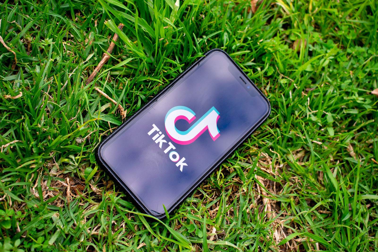 India bans dozens of Chinese apps, including TikTok, citing security reasons