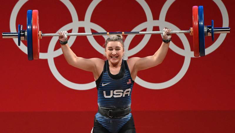 Katherine Nye shakes off shocking error, captures best U.S. weightlifting result in 21 years