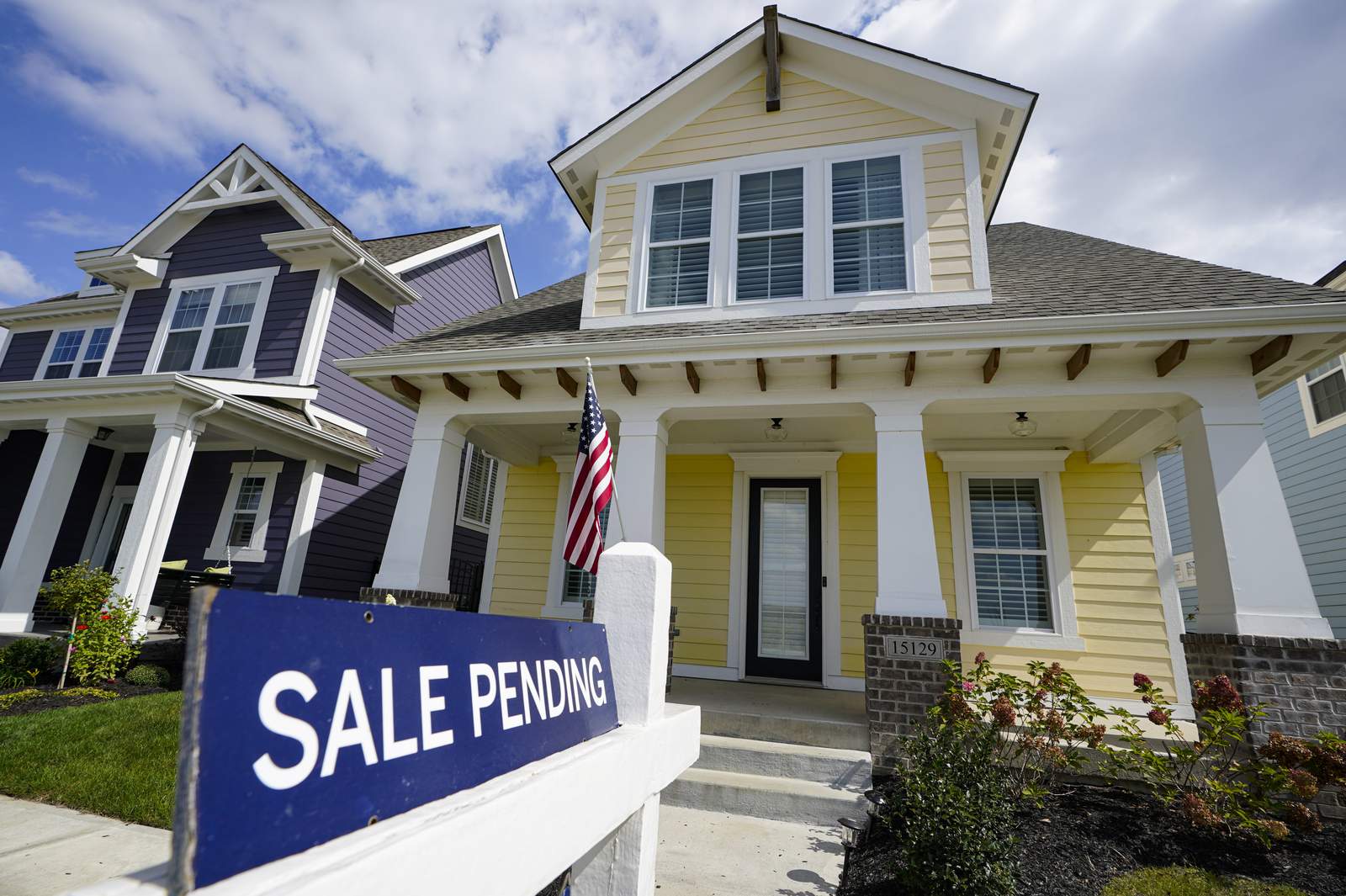 Pending home sales cool in September, down 2.2%