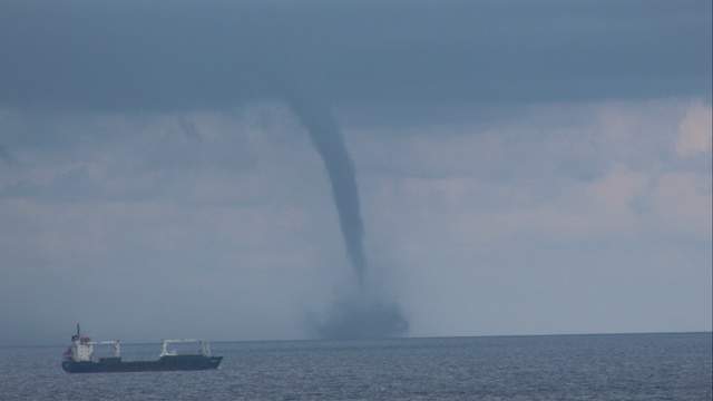 Great Lakes record 84 waterspouts in first outbreak of 2020