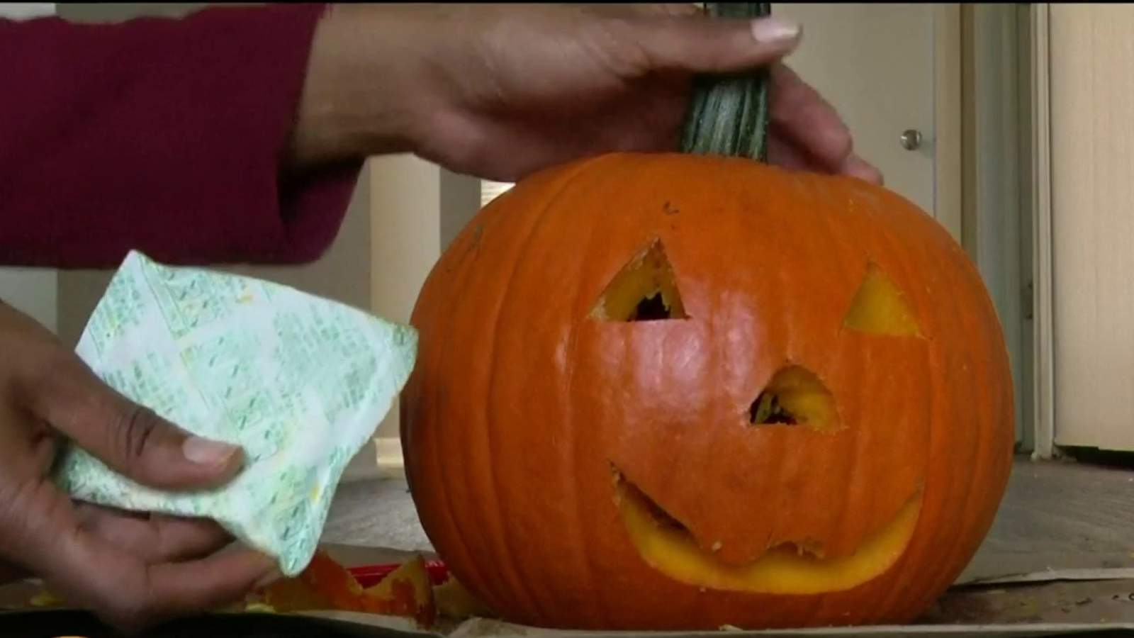 Want to keep your jack-o'-lantern looking fresh? Here’s how you can!