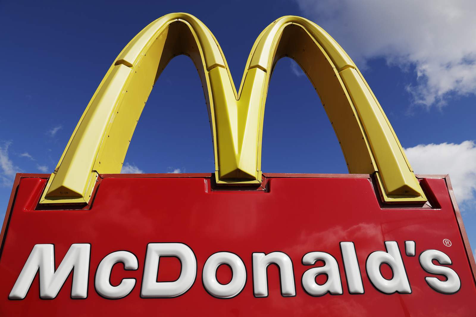McDonald's US sales strong in Q4, but COVID drags elsewhere