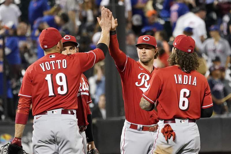 Votto homers in 7th straight game, Reds beat Mets 6-2