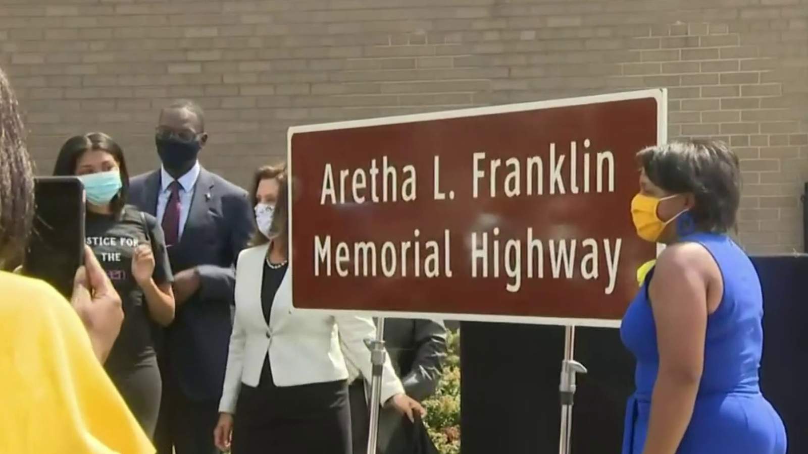 Stretch of Lodge Freeway renamed in honor of Aretha Franklin