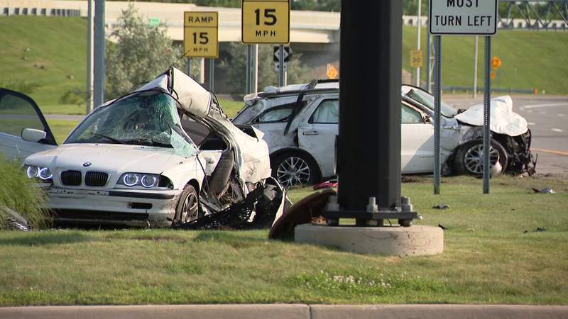 17-year-old killed in 2-vehicle crash in Sterling Heights