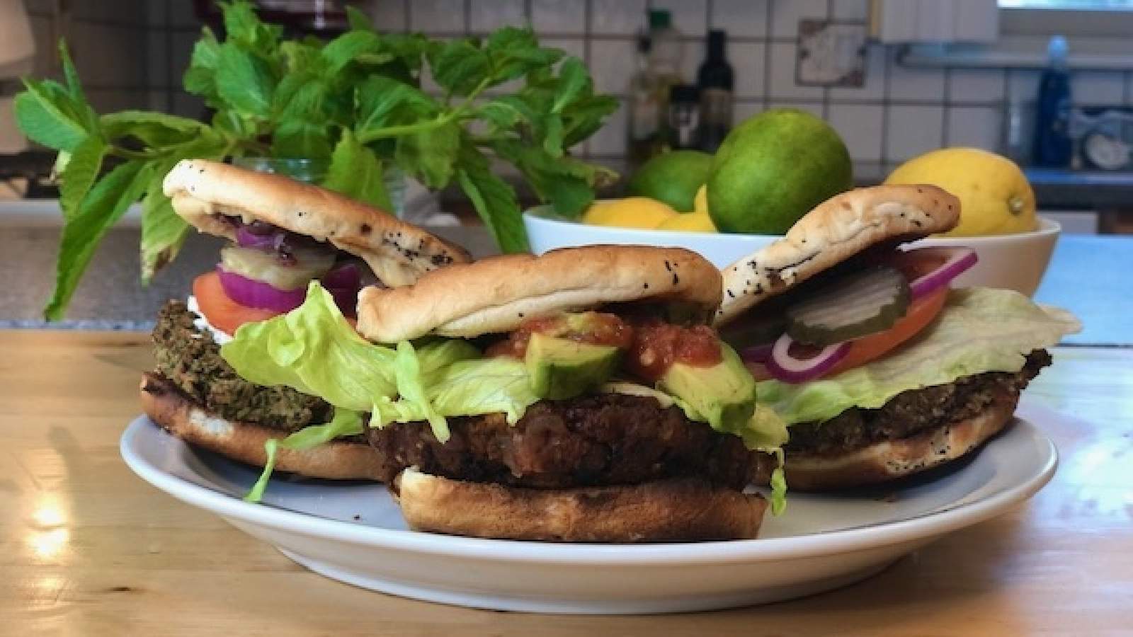 3 Meat-free burgers you can cook up this weekend!