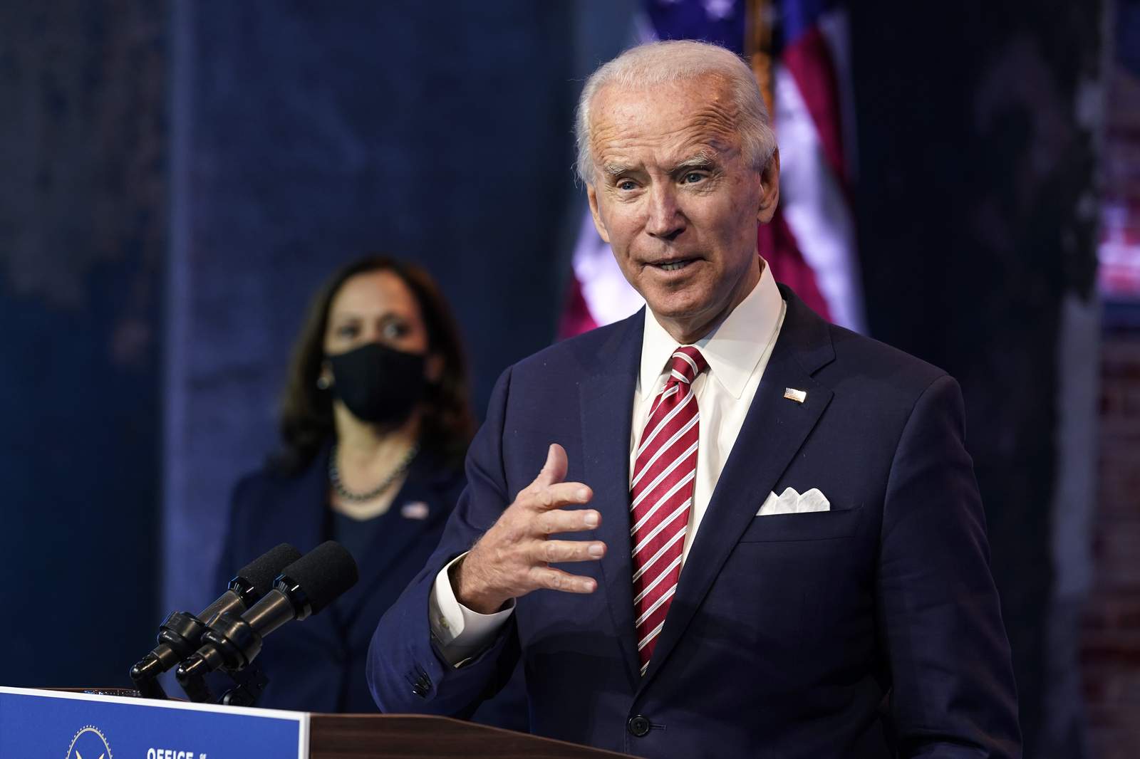 Biden adds Obama administration veterans to top staff