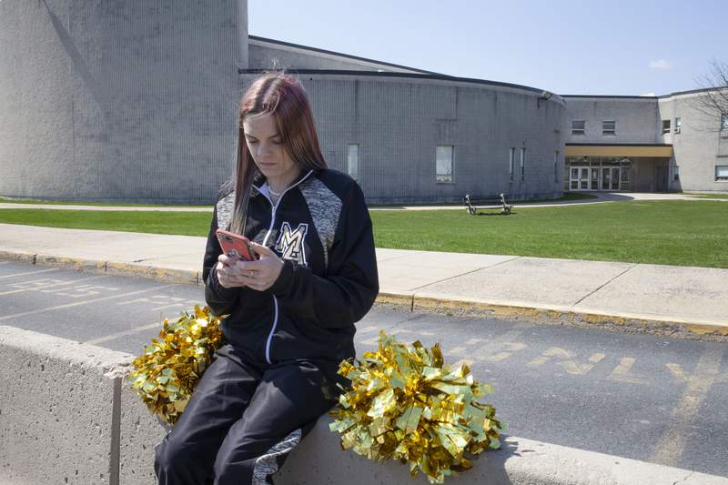 Justices rule for cursing cheerleader over Snapchat post