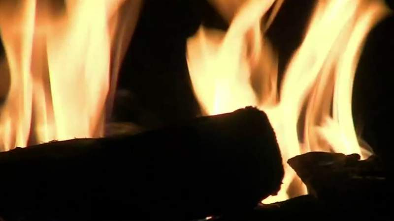 Experts weigh in on keeping children safe around bonfires, grills this summer