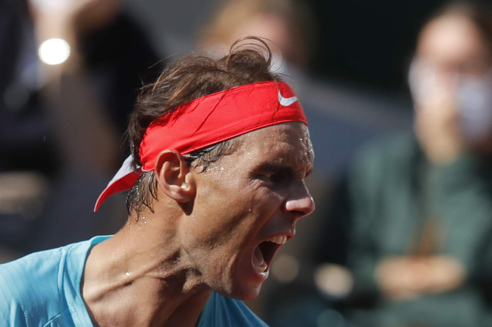Nadal closes in on 13th French Open, Federer-tying 20th Slam