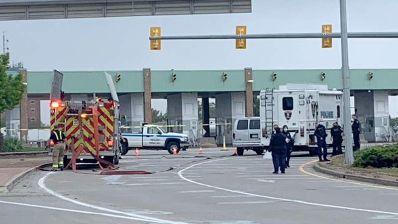 Ambassador Bridge explosives threat: 2 inert grenades found, US driver not charged
