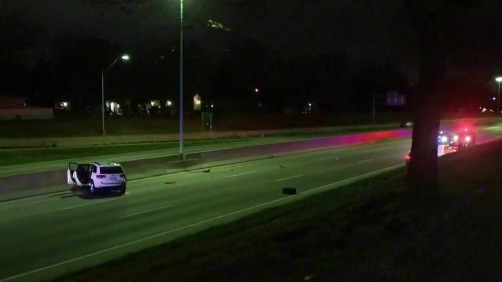 Shooting victim’s vehicle blocks lane, causes crash on Southfield Freeway
