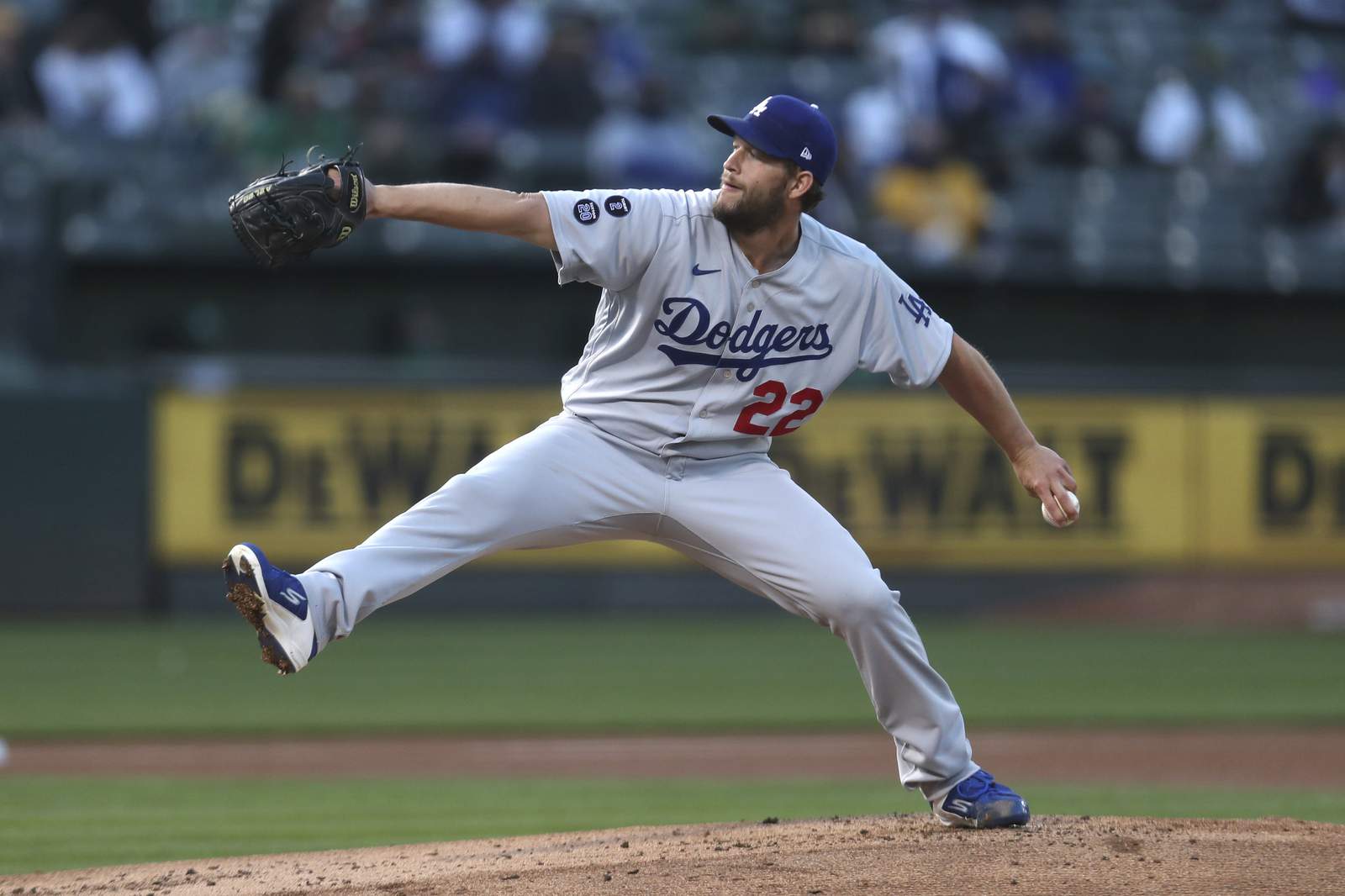 Kershaw bounces back, Dodgers beat winless A's 5-1
