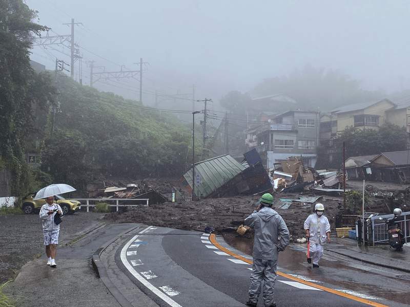 2 dead, 20 missing after mudslide rips through Japan town