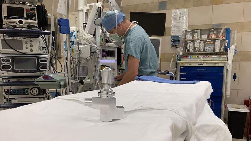 Michigan Medicine researchers invent device to support COVID-19 patients on single ventilator