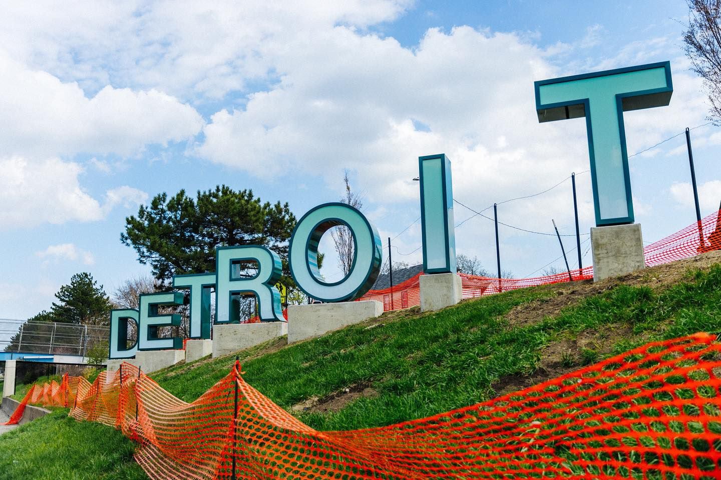 ‘Toys R Us, bruh’: Why many aren’t impressed with Detroit’s new ‘Hollywood’ sign