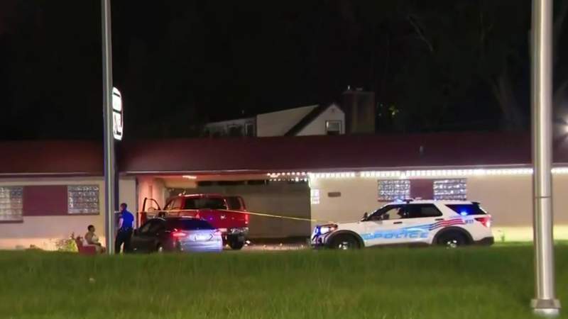 Shooting breaks out after woman calls brothers to Detroit motel amid fight with boyfriend