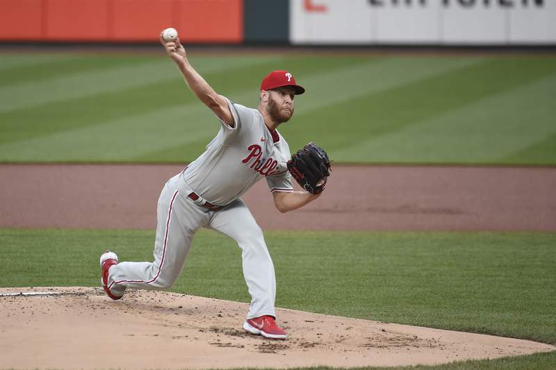 Wheeler takes 1-hitter into 9th as Phillies deck Cards 2-1