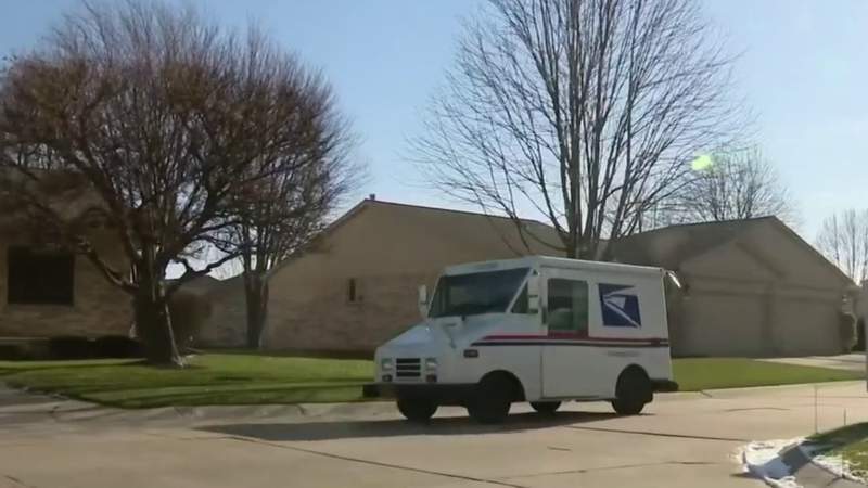 Macomb County woman says her apartment complex hasn’t received mail in 3 weeks