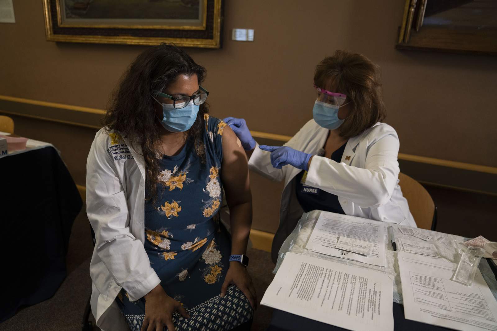 First Michigan Medicine employees receive COVID-19 vaccine