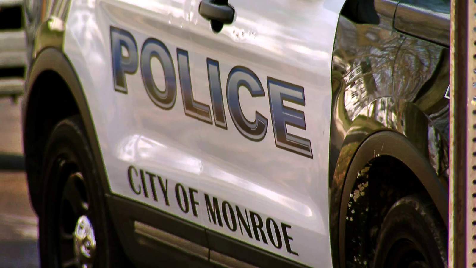 Dozens of shots fired in Monroe neighborhood targeting car, 2 homes